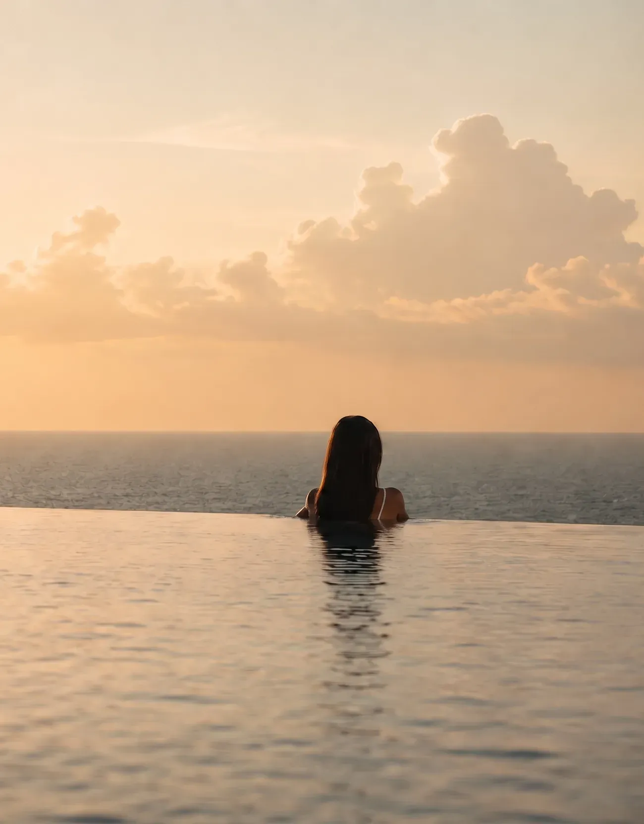 Afternoon at the infinity pool